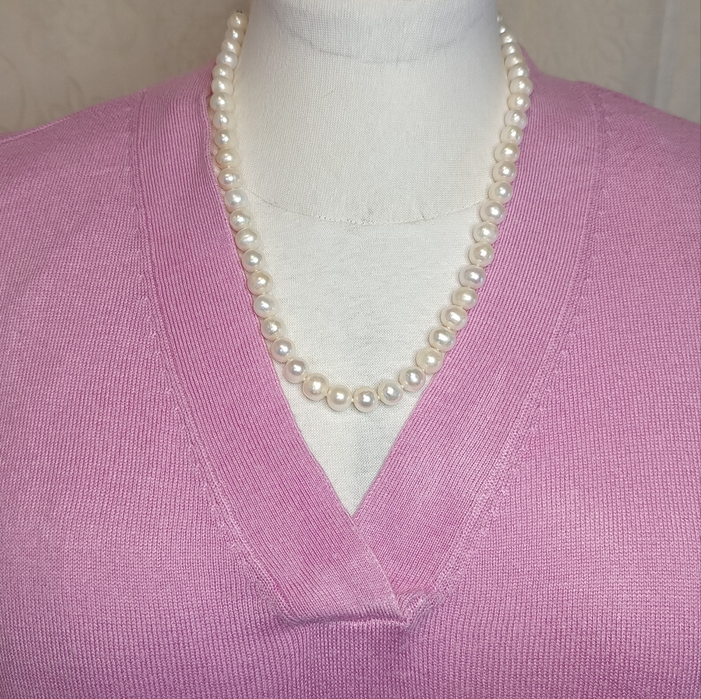 Lord & Taylor V-Neck Long Sleeved Fine Knit Sweater